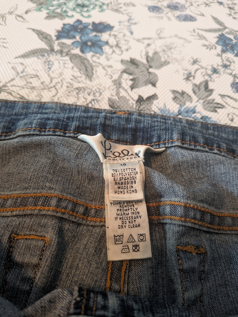Lilly Pulitzer Wide-Leg Cropped Jeans With Designer Scalloped Hem - Picture 3 of 7